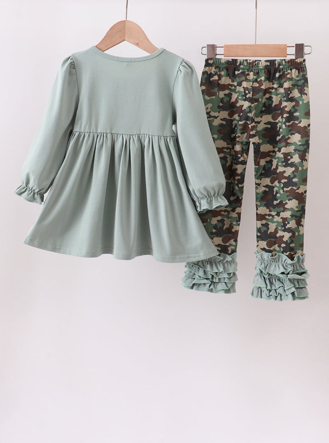 Camouflage Santa Claus Appliqué Ruffle Girl’s Pants Set
