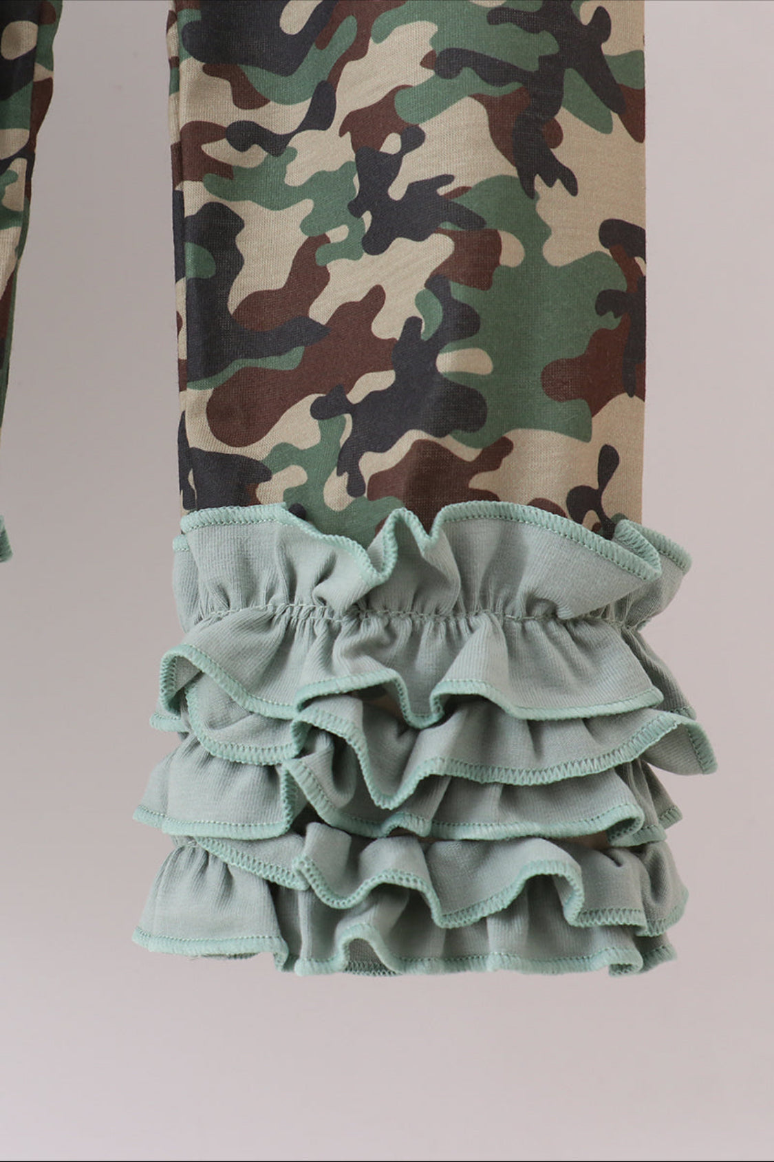Camouflage Santa Claus Appliqué Ruffle Girl’s Pants Set