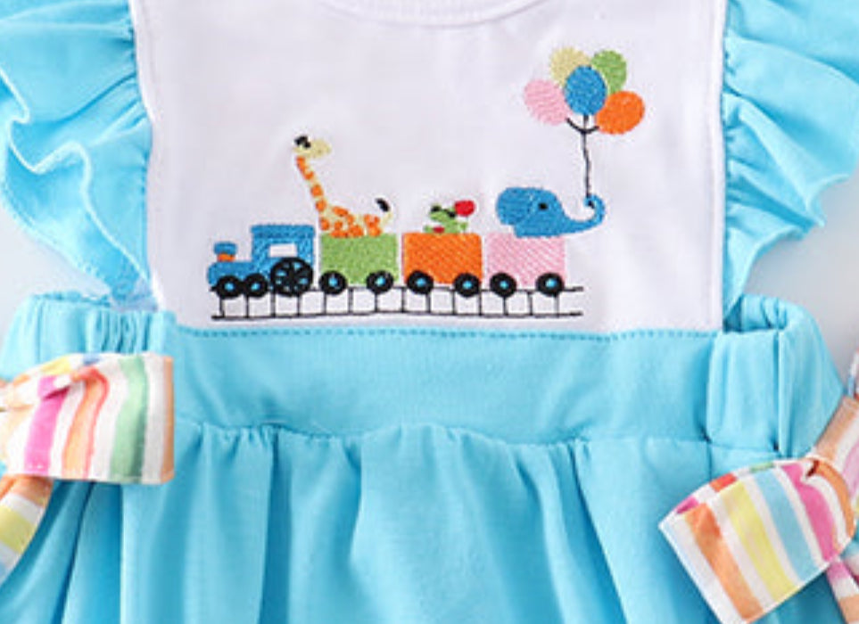 Blue Farm Embroidery Girl Bubble