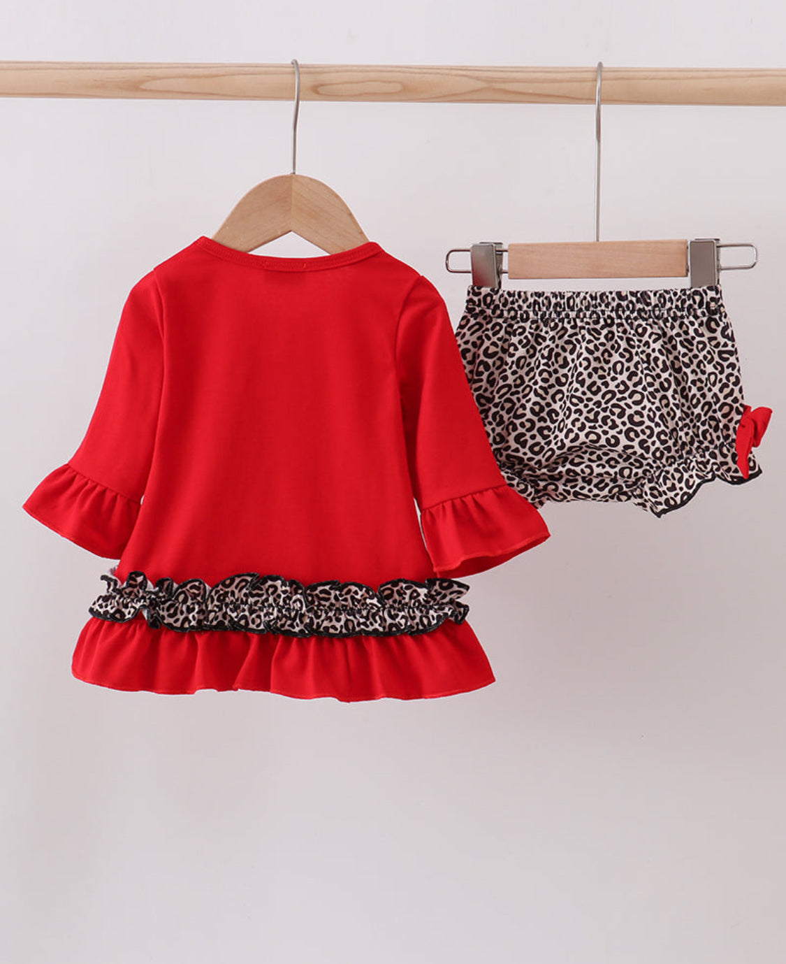 Red Santa Claus Appliqué Leopard Ruffle Girl’s Bloomer Set