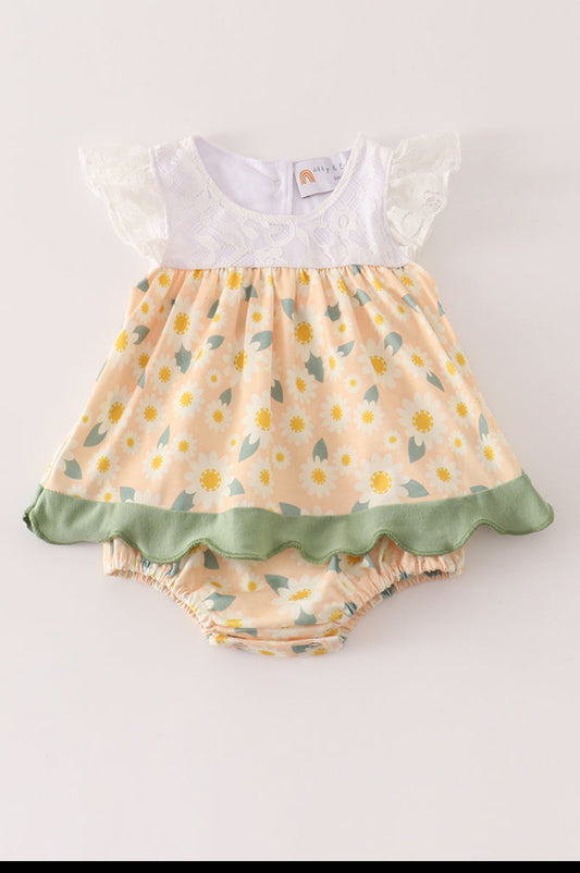 Yellow Floral Lace Girl Bubble